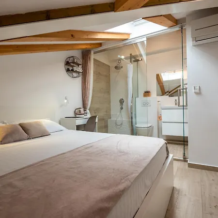 Lighthouse Central Apartment Omis
