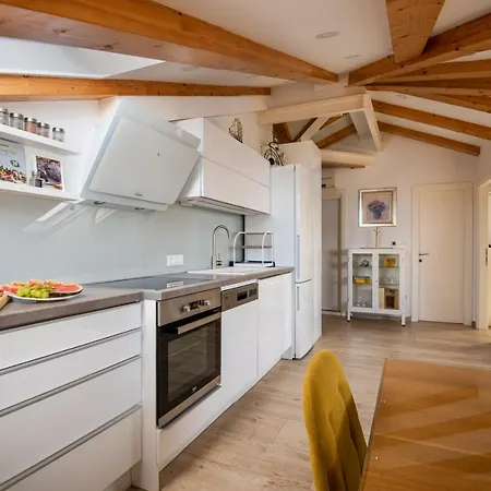 Lighthouse Central Apartment Omis